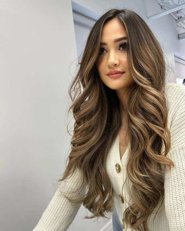 Honey Brown Highlights on Layered Waves