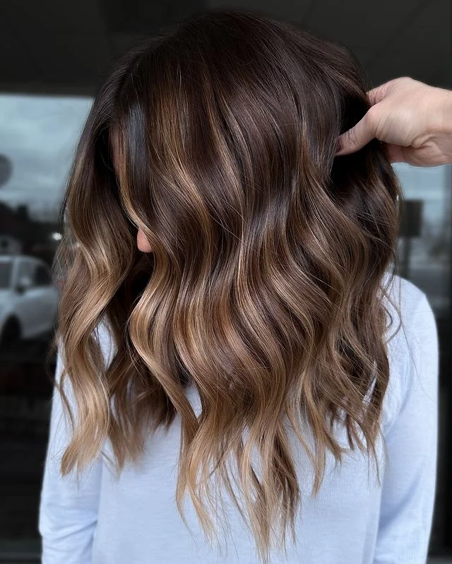 Warm Honey Balayage with Soft Waves