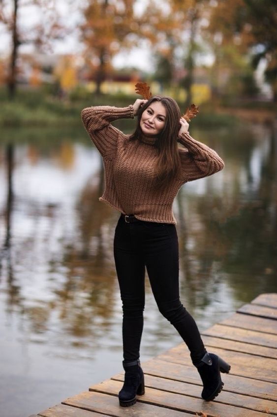 Cozy Chic Autumn Outfit Idea